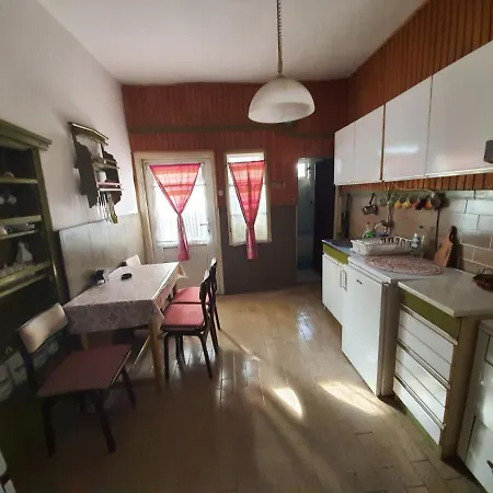 Garickina Kuca * 피로트